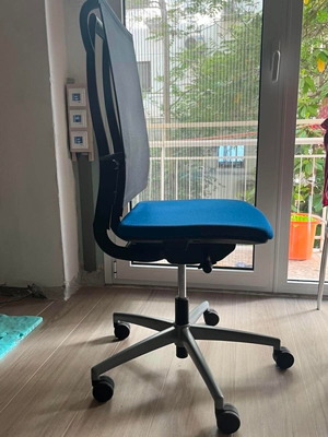 Sato chair used in very good condition