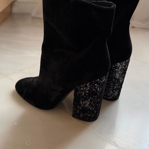 Kendall + Kylie velvet booties like new, size 39, black