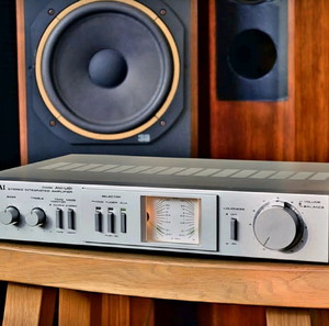 AKAI AM - U01 INTEGRATED AMPLIFIER