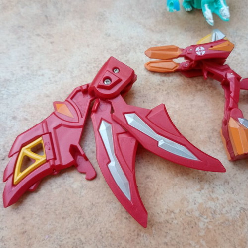 Bakugan figure and gift pieces Bakugan Gundalian Invaders Dragonoid Colossus 2010
