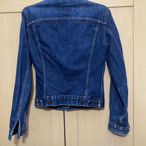 Levi’s Denim Jacket used, classic style, size Medium