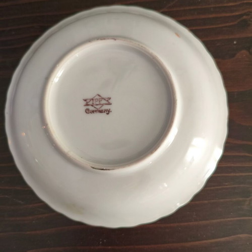IPF antique porcelain bowl with gold decoration