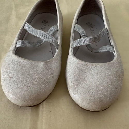Alegria silver ballet flats size 25 like new