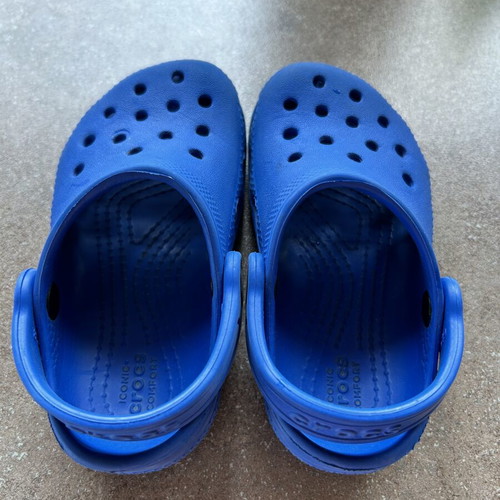 Crocs blue clogs size C8, 24-25