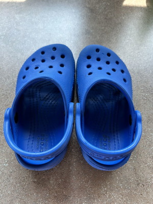 Crocs blue clogs size C8, 24-25