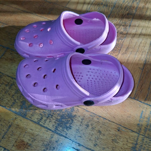 Beach slippers for girls size 27 used, baby pink