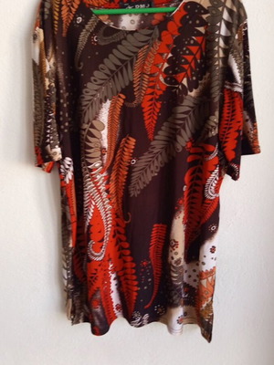 DMJ women's short-sleeve tunic blouse with colorful leaf patterns, new