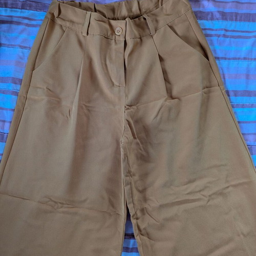 Mustard pants size medium, like new