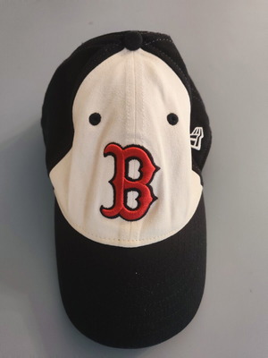 New Era Boston Red Sox Fitted Cap used, size 7 1/8, black