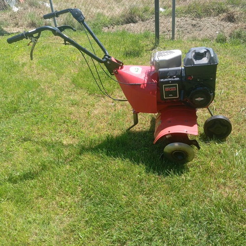 Tiller like new in good condition