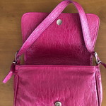 Fuchsia leather shoulder bag