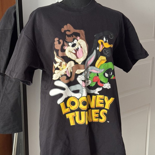 Pull&Bear Looney Tunes t-shirt medium, like new