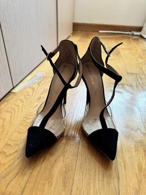 Black velvet pointed heels like new, size 36, transparent detail