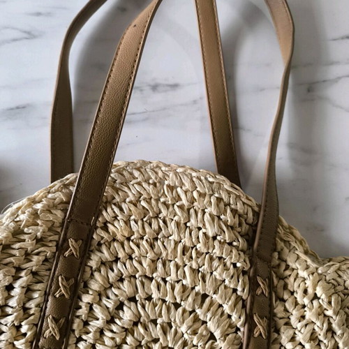 Women’s straw bag like new