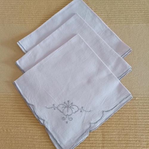 Vintage napkins set of 12, like new, cotton with gray embroidery
