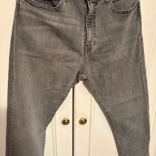 Levi's men's jeans used, size W34, gray