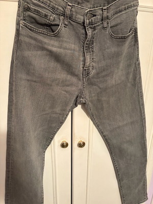 Levi's men's jeans used, size W34, gray