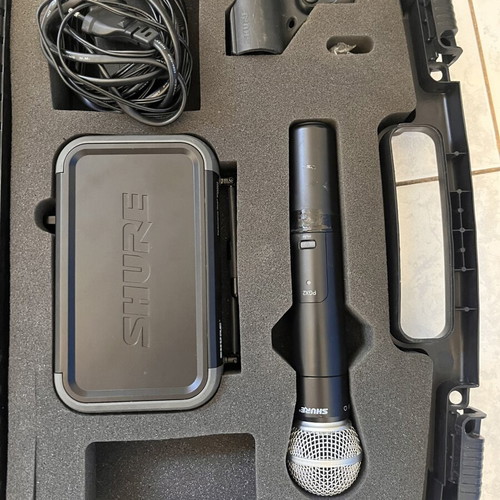 Shure Beta wireless microphone SM58 PGX2 with PGX4 transmitter