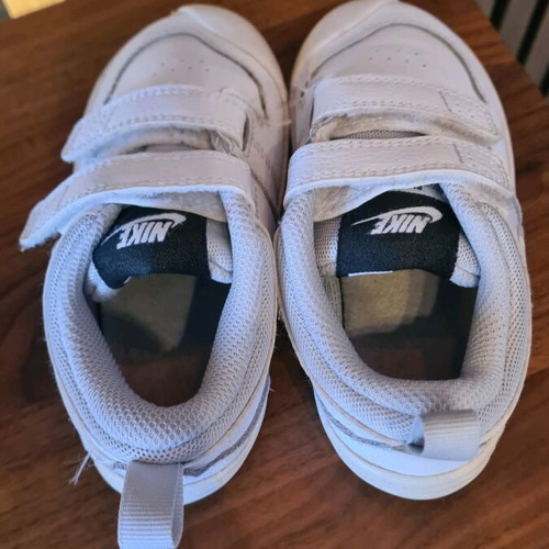 Nike athletic shoes size 25 like new, white