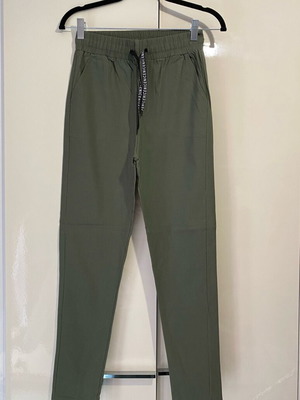 Stretchy pants like new, green