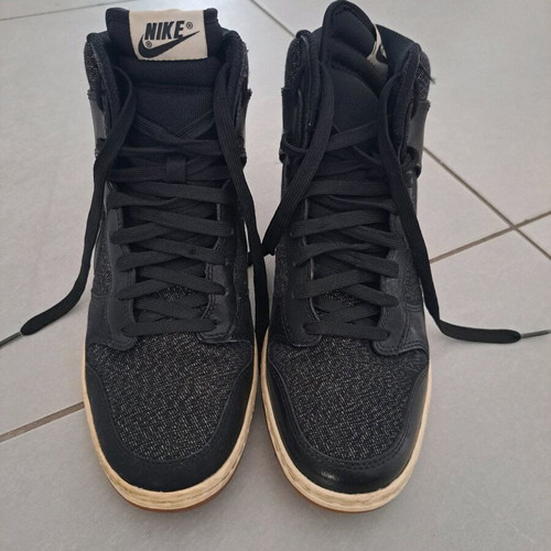 Nike athletic boots like new, size 40.5, black