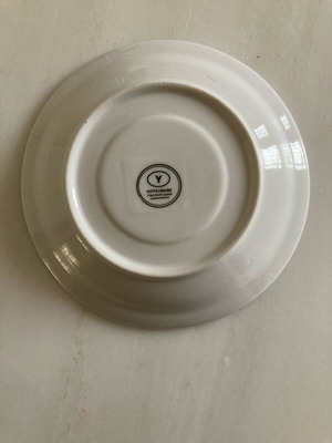 Yalco Hotelware white porcelain saucer as new