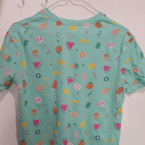 T-shirt multicolored like new, size XS