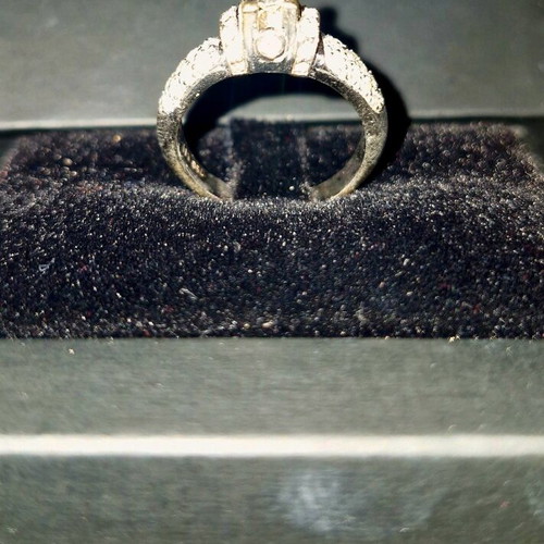 White Gold 18K Ring Size 54 with Central 0.25 Diamond and Brilliant Accents, Like New