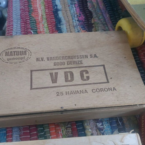 Cigar boxes used, pack