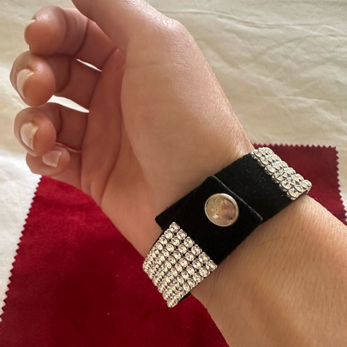 Adjustable bracelet with 6 rows of rhinestones like new, black and white