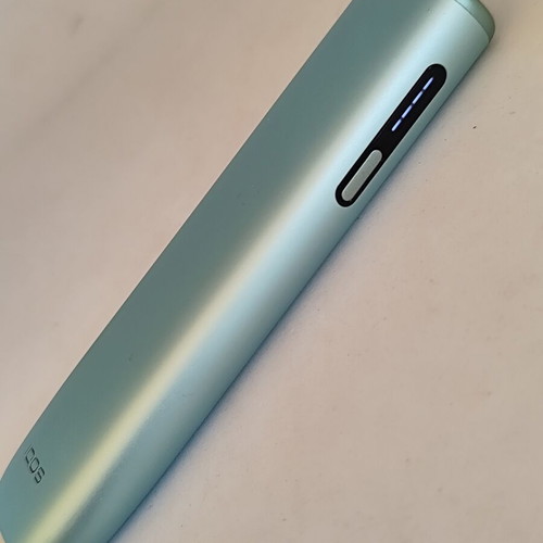 IQOS ILUMA i ONE Breeze Blue device like new