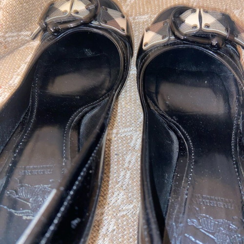 Burberry low heels like new, size 36.5, black
