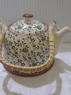 Porcelain teapot 700 ml with strainer, like new, white with green flowers