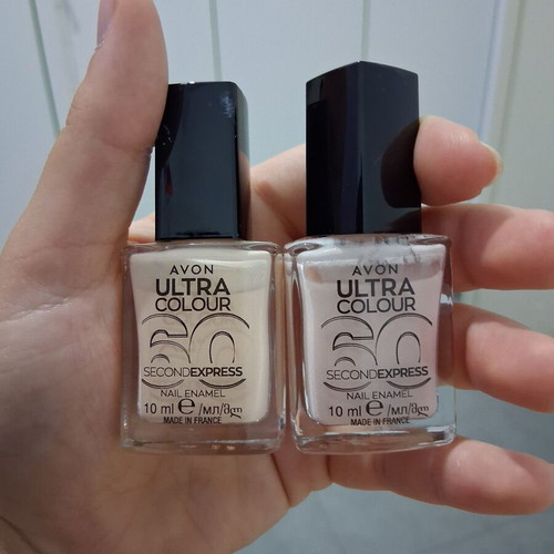 Avon Ultra Colour nail polish set of 2, like new