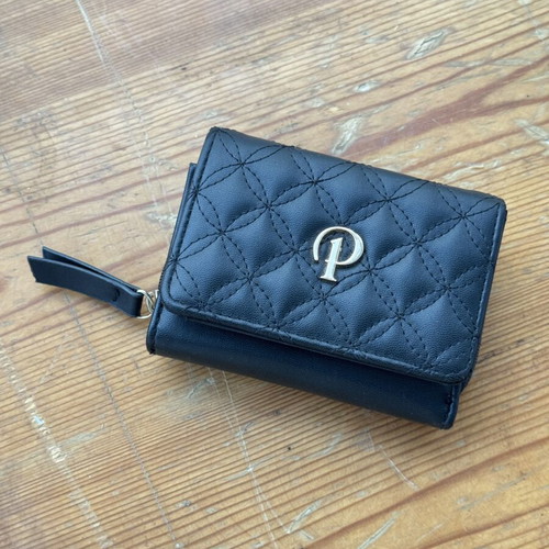 Primark Black Quilted Wallet like new with card and coin compartments