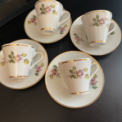 Bavaria coffee cup set of 4 with saucers porcelain like new