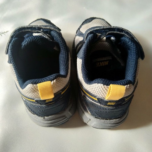 Nike boys' shoes like new, size 22.5
