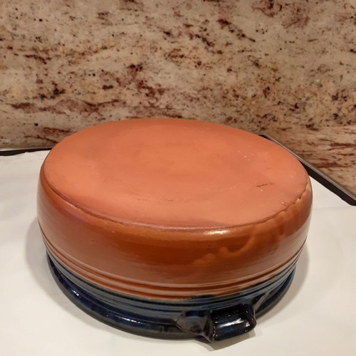Ceramic giouvetsi from Sifnos like new, 25 cm diameter