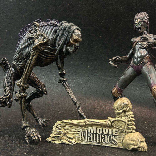 Patrick & Eve Species Series 1 Movie Maniacs McFarlane’s 9” action figures used, set of 2