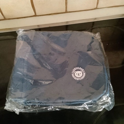 Food containers new with insulated bags, water bottle and sandwich box