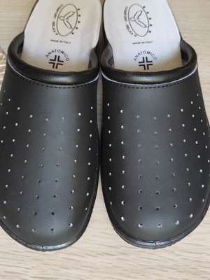 Unisex anatomical slippers size 43, black, made in Italy