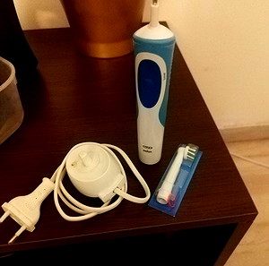 ΟΔΟΝΤΟΒΟΥΡΤΣΑ ORAL B