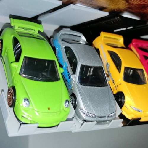 Hot Wheels bases new, stand