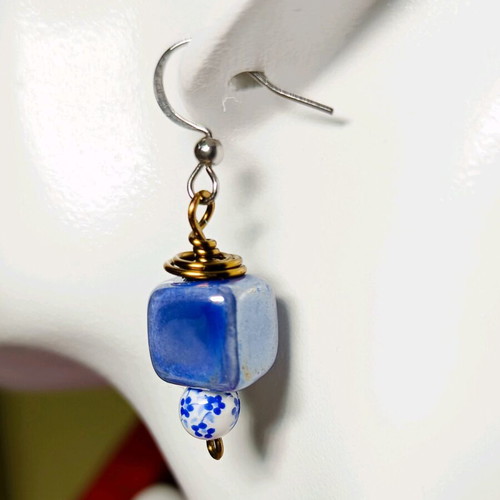 Vintage earrings with ceramic beads new, blue and white
