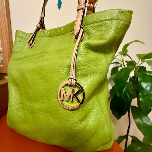 Michael Kors large leather tote bag like new, lime green with beige straps