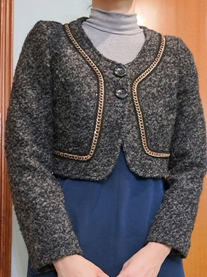 Cropped bouclé jacket like new with metallic gold trim