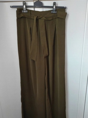 Stradivarius green high-waisted pants with belt used, size S