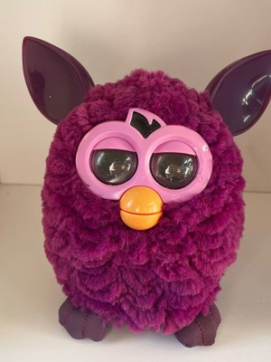 Συλλεκτικό Furby μεταχειρισμένο, χρώμα μωβ, λειτουργεί άψογα