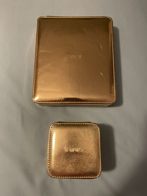 Tous jewelry cases like new, gold color, set of two