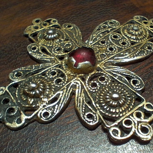 Traditional Gianniotiko Filigree Cross 1950 vintage, like new